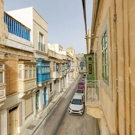 Spectacular 5br Townhouse Located In By 360 Estates *