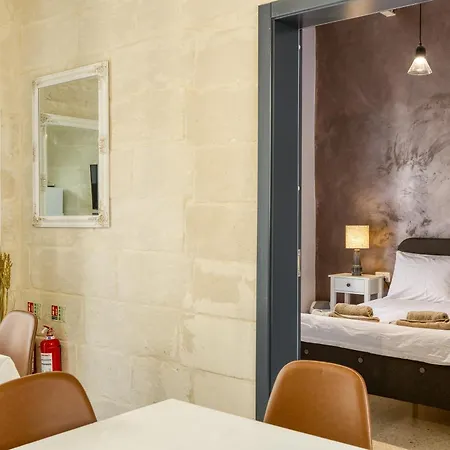 Prázdninový dům Spectacular 5br Townhouse Located In By 360 Estates Sliema