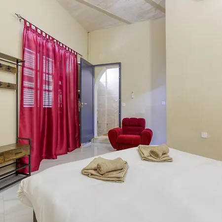 Spectacular 5br Townhouse Located In By 360 Estates Prázdninový dům Sliema