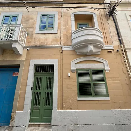 Spectacular 5br Townhouse Located In By 360 Estates