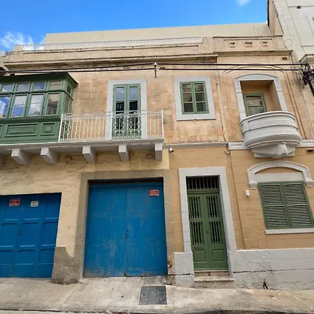 Spectacular 5br Townhouse Located In By 360 Estates