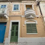 Spectacular 5br Townhouse Located In By 360 Estates