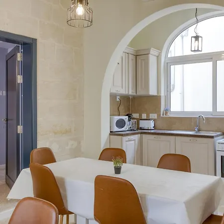 Spectacular 5br Townhouse Located In By 360 Estates * Sliema