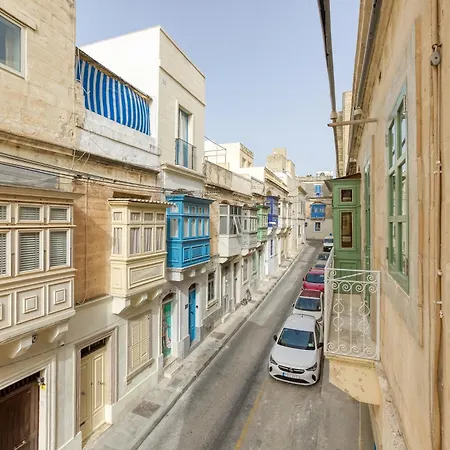 Spectacular 5br Townhouse Located In By 360 Estates