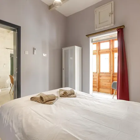 Spectacular 5br Townhouse Located In By 360 Estates *