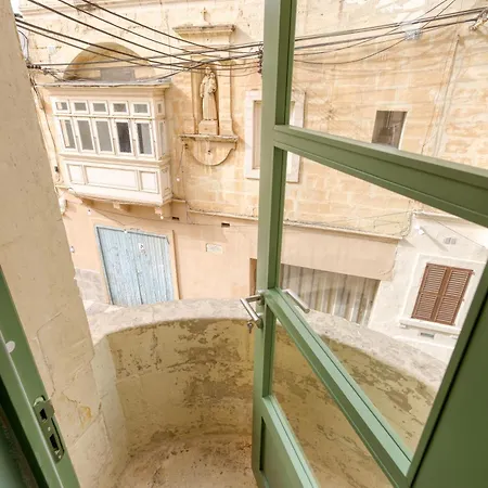 Spectacular 5br Townhouse Located In By 360 Estates 펜션 *