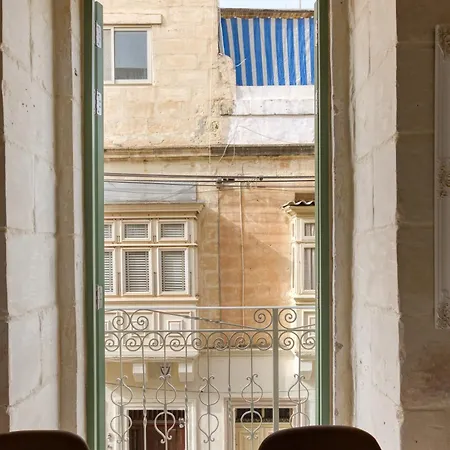 Spectacular 5br Townhouse Located In By 360 Estates 펜션 *