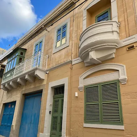Nyaraló Spectacular 5br Townhouse Located In By 360 Estates *